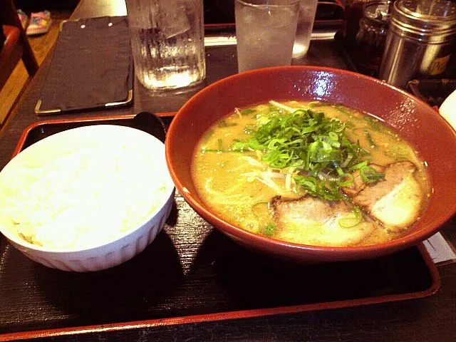 Snapdishの料理写真:みそラーメン|miyaさん