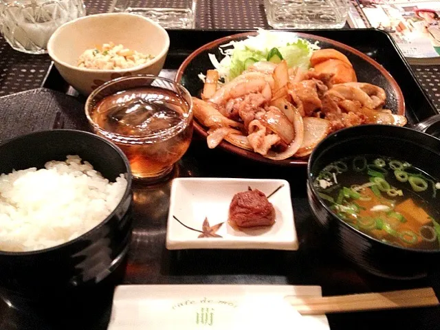 萌の豚の生姜焼き定食|掛谷節子さん