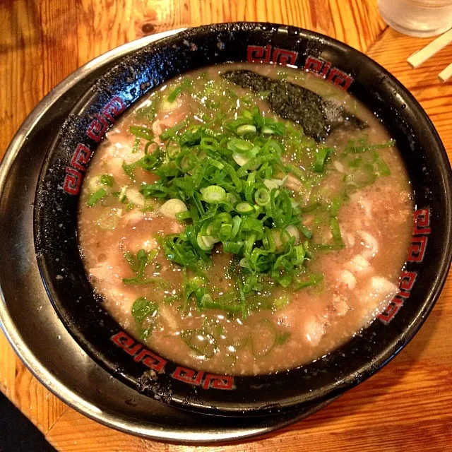 無鉄砲のとんこつラーメン|saoさん