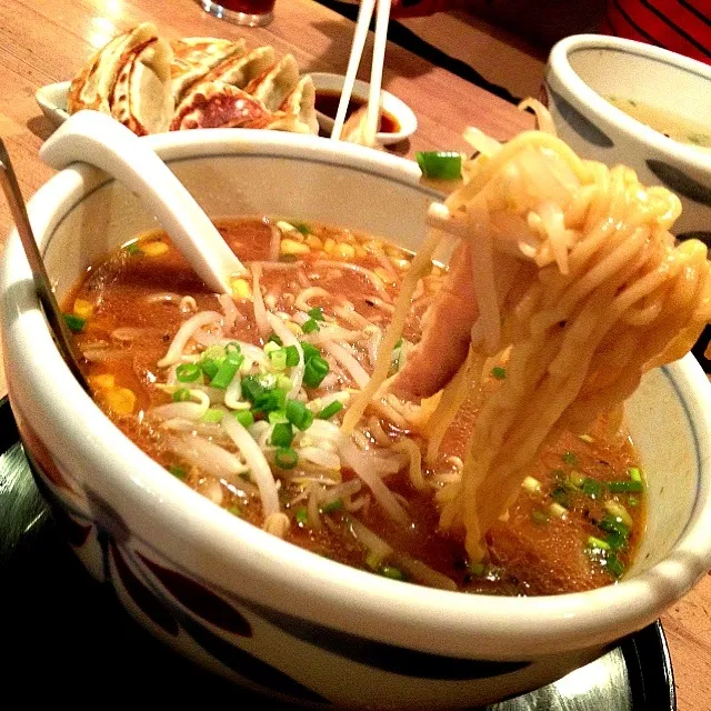 Snapdishの料理写真:一点張 味噌ラーメン⋈⑅|ちこみちゃんさん