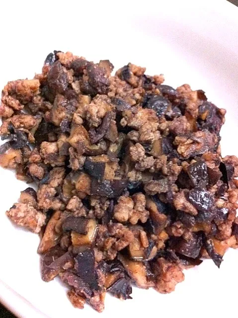 หมูสับผัดหนำเลี๊ยบ Stir fried minced pork with salted black olive|Poy Apisaraさん