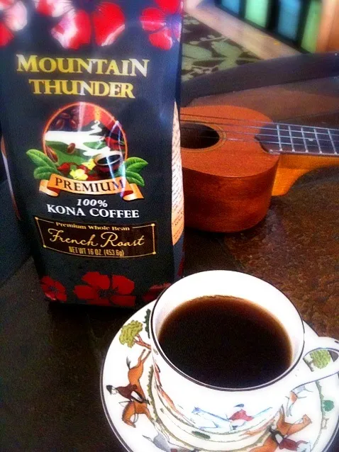 100% Kona Coffee 今日はCostcoで買ったコナ100%珈琲 まろやかで酸味はない ボールド感はないなぁ～でも、煎りの香りがする|happymamaさん