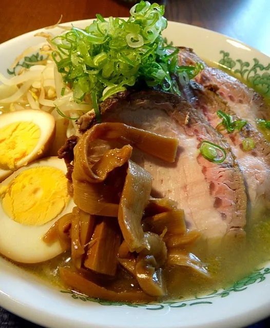 Snapdishの料理写真:ラーメン⭐麺＆スープ＋チャーシュー全て手作り|Funghi11さん