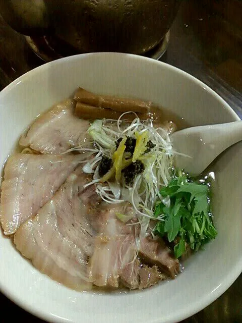 Snapdishの料理写真:白醤油ラーメン|みぃのさん