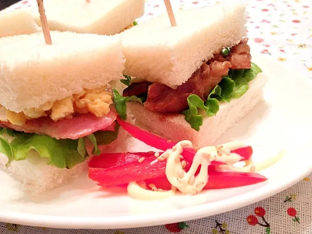 照り焼きチキンサンド*ベーコンエッグサンド|ひかるんさん