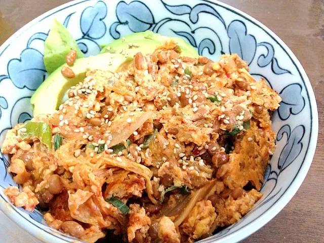 Snapdishの料理写真:納豆キムチ丼|yuuiro_clover♡さん