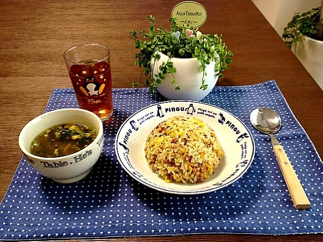 焼き豚タップリ炒飯、きくらげの中華スープ、黒烏龍茶|pentarouさん