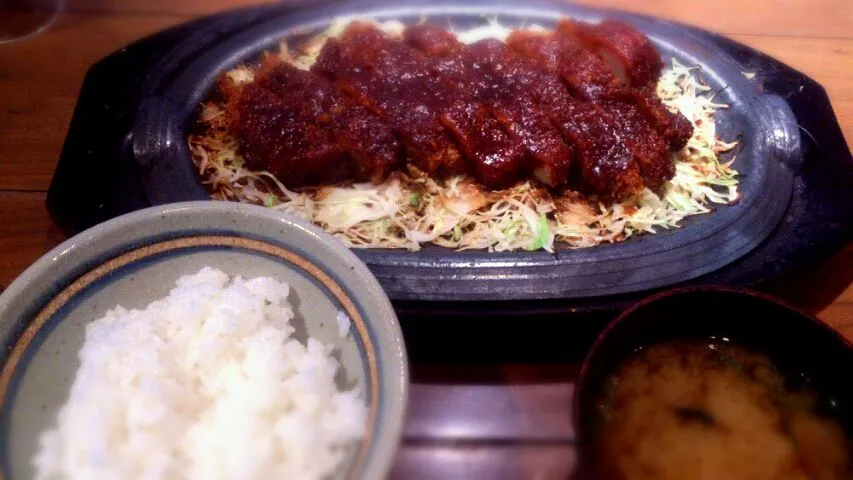 鉄板とんかつ定食|ボンゴさん