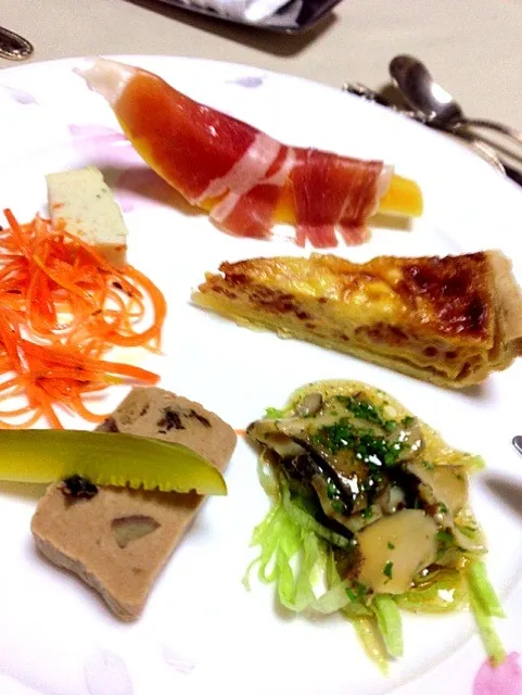 Five sorts of hors d'oeuvre オードブル|ショウコさん