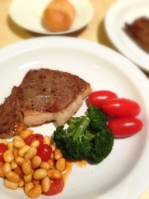 Snapdishの料理写真:Sirloin steak feat 紅葡萄酒 ！！|k_asanoさん