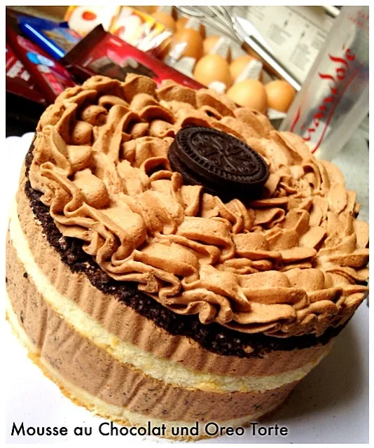 Snapdishの料理写真:Mousse au Chocolat Oreo Cake|Yunita Weisさん