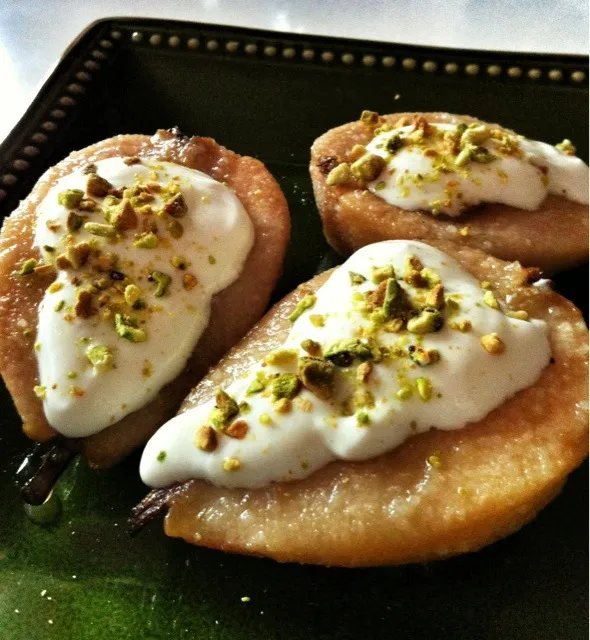 Pears with chopped pistachio|mamaeriさん