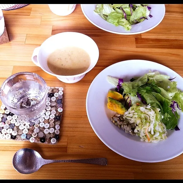 新鮮お野菜のサラダとお豆のスープ|きのぴんさん