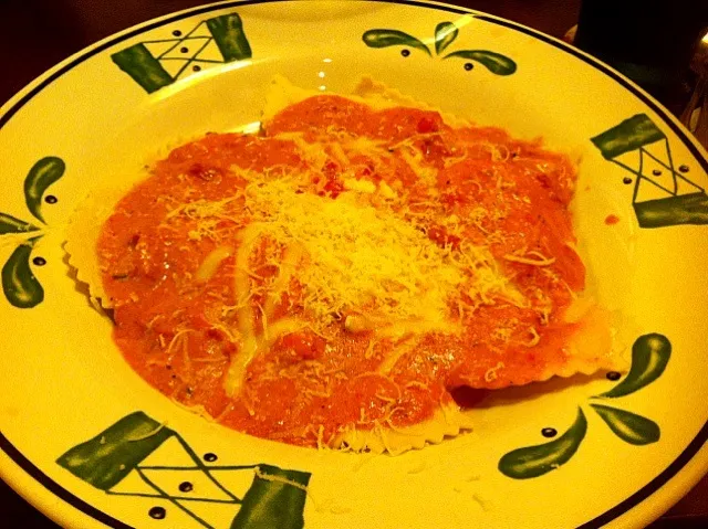 olive garden ravioli|Abby Macalinoさん