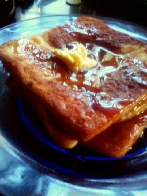 French Toast with Cinamon & Vanilla top with Butter & Maple Syrup (fusion of flavors)|Candyさん