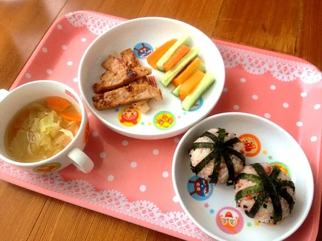 Snapdishの料理写真:2歳ランチ☆おにぎり、豚の味噌漬け焼き、ゆで野菜、きゃべつの味噌汁|溜池さん