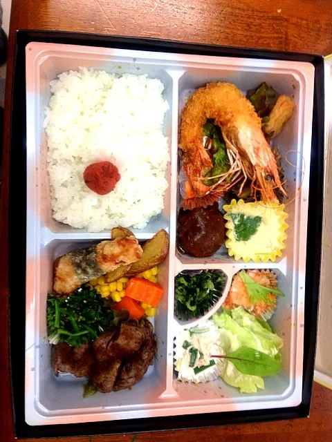 Snapdishの料理写真:カフェレストピュア弁当|daikipapaさん