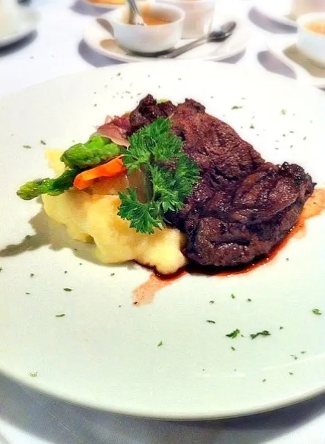 Grade 12 Wagyu Beef Tenderloin|Jhanineさん