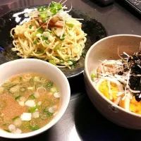 Snapdishの料理写真:チャーシュー丼とつけ麺|けいしゅうママさん