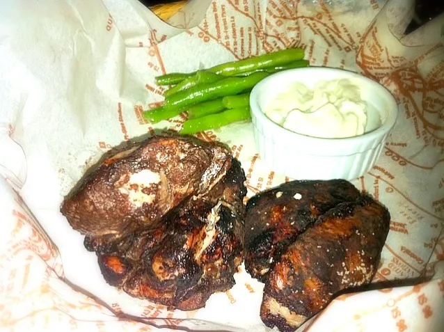 Snapdishの料理写真:Chocolate Chicken Wings with Sour Cream Dip|Jhanineさん