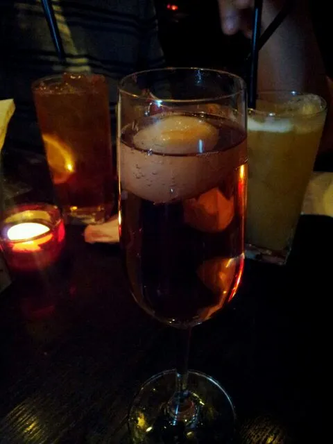 some lychee champagne cocktail|genさん