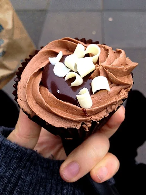 Double chocolate cupcake|Vanelさん