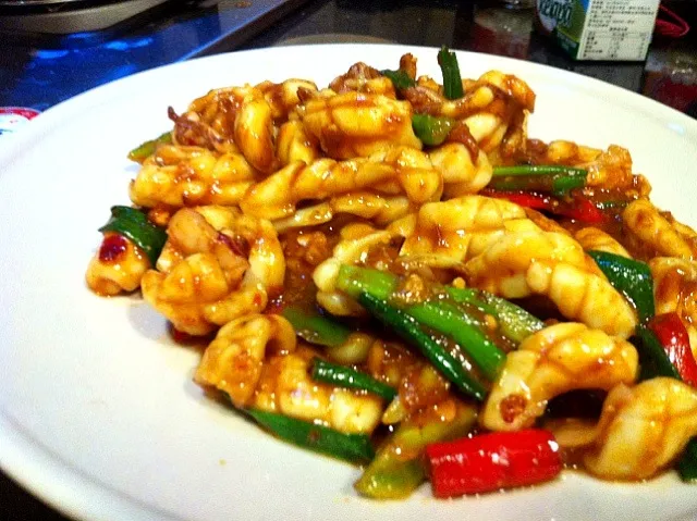 DIY stir fried squid with salty egg sauce..Yumm!!|Jakkraphan Manoさん