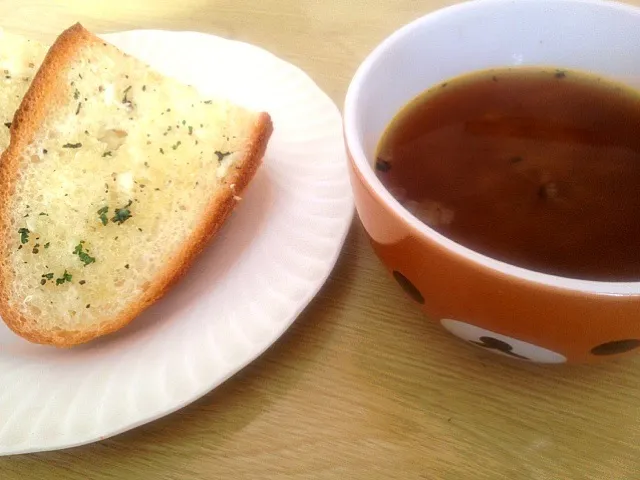 お昼ご飯！ガーリックトーストとオニオンスープヾ(＠⌒ー⌒＠)ノ|しゅりーむさん