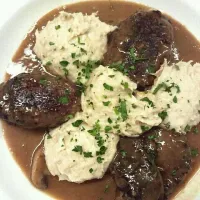 Pork Cheeks braised in mushroom jus, whipped caulifower and parsnips|Ross Isaacさん