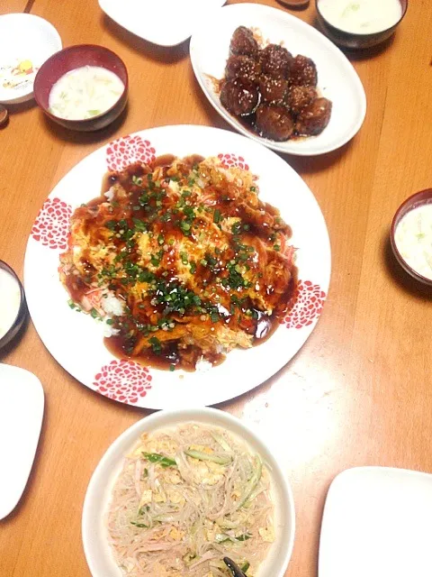 Snapdishの料理写真:天津丼  肉団子  春雨サラダ|ゆーこさん