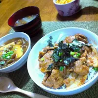 Snapdishの料理写真:豚の和風マーマレー丼と、なめこのみぞれ温豆腐、具沢山味噌汁付|有村薫さん