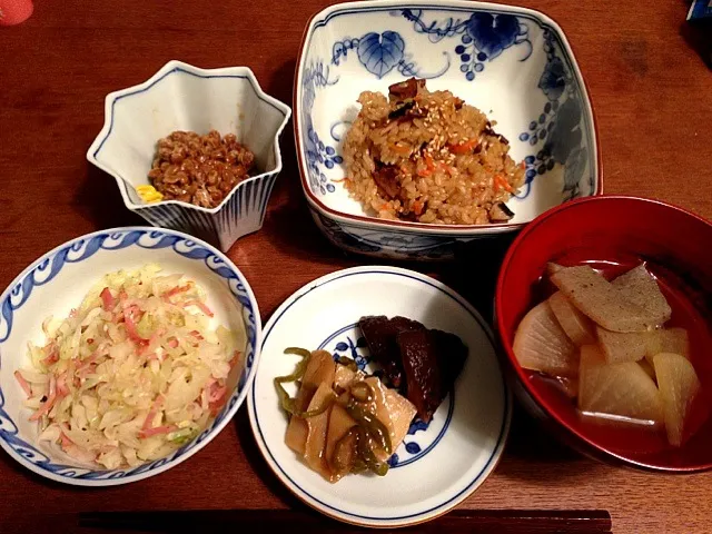 中華風おこわ、キャベツ炒め、椎茸の旨煮、大根と蒟蒻煮、じゃがピー炒め|Ayayaさん