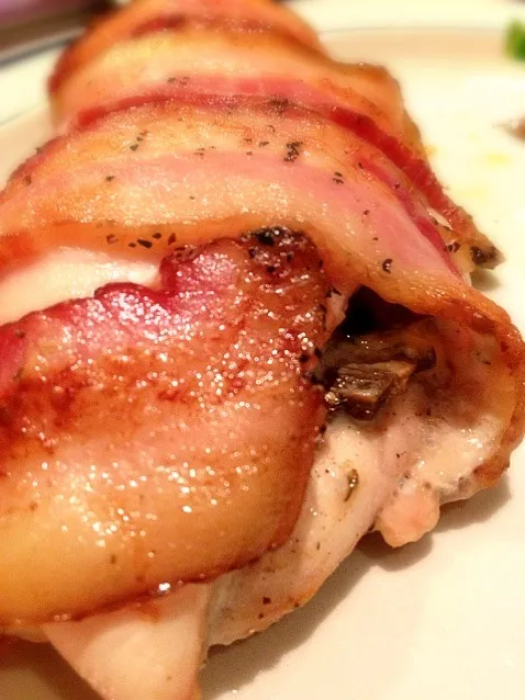 Snapdishの料理写真:Bacon Wrapped Chicken Breast with Mushrooms|Myraさん