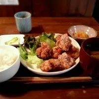 Snapdishの料理写真:からあげ定食|meguさん