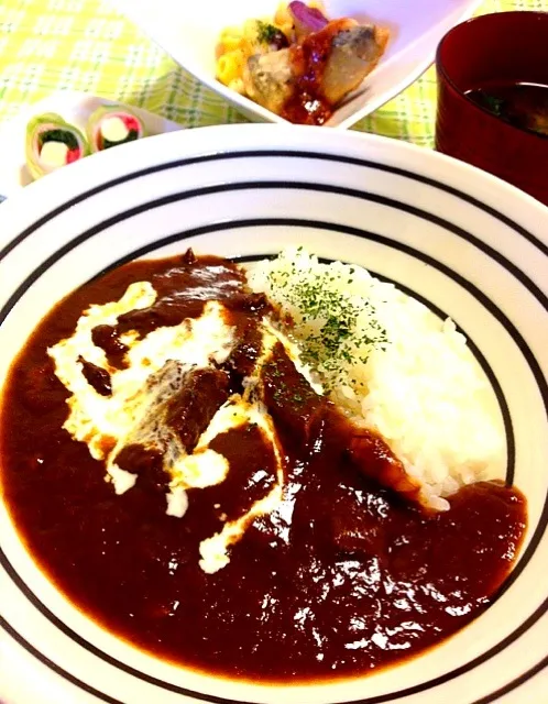 ビーフシチュー丼|かっぴーさん