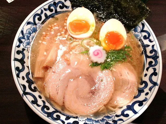 豚骨魚介東京駅ラーメン|タンクさん