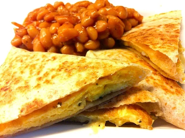 Cheese omelet quesadilla with beans|Jorge Bernal Márquezさん