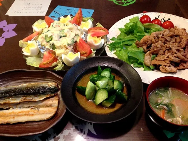 焼きさんま、豚生姜焼き、塩だれきゅうり、ポテトサラダ、豚汁|りりんさん