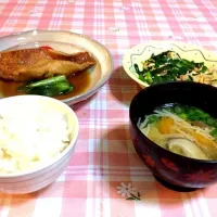 Snapdishの料理写真:赤魚の煮付け、ニラ玉、かぼちゃのお味噌汁|東川千夏さん