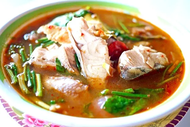 Tom Yum Pla Nin (fish and lemon grass soup with mushrooms	ต้มยำปลานิล)|kittimawadeeさん