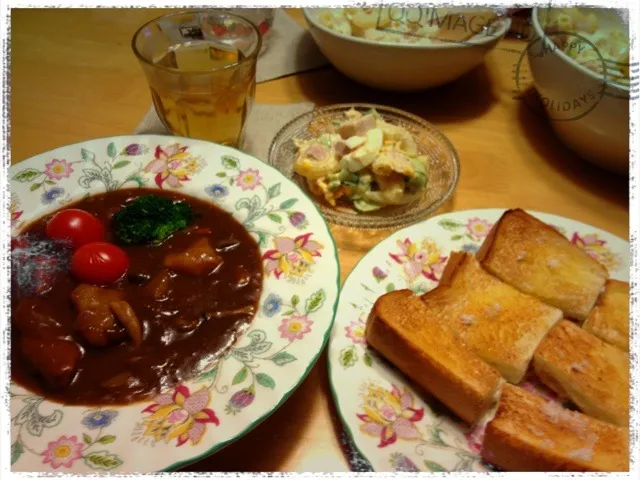 ビーフシチュー&マカロニのヨーグルトサラダ|なちゅきちさん