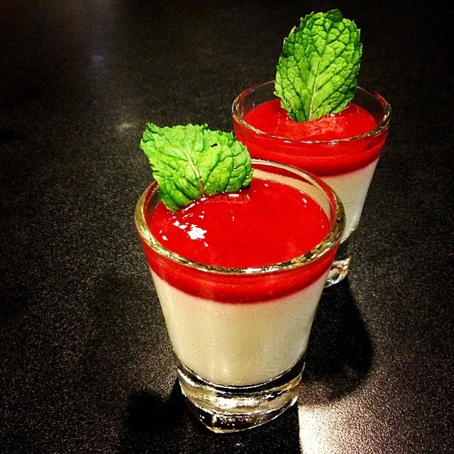 Rasberry panna  cotta|newさん