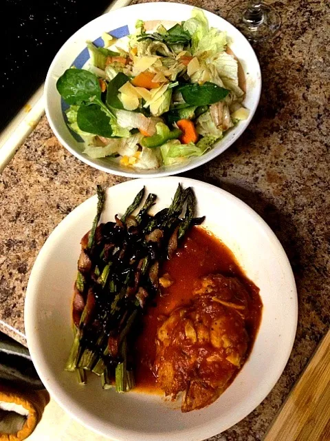 Rosemary Garlic Chicken with Balsamic Roasted Asparagus|Jules Vloskyさん