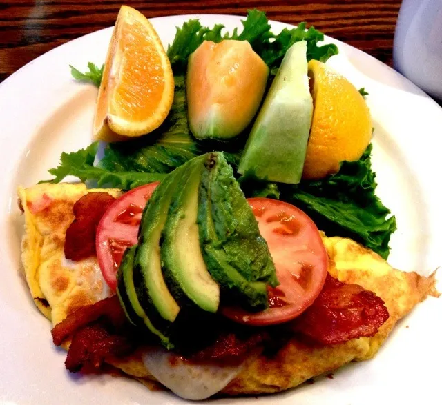 #Breakfast #Omlette and #Fruit|sooprcoolchicaさん