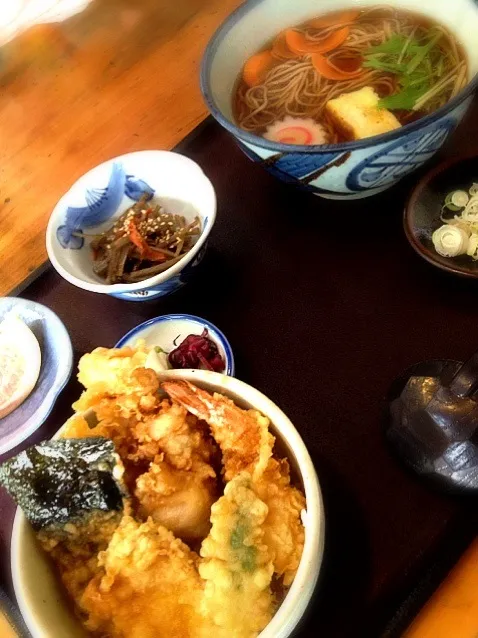 ミックス天丼と温かいお蕎麦|すえたけさん