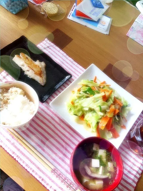 肉なし野菜炒め 焼き魚|あゆまるさん