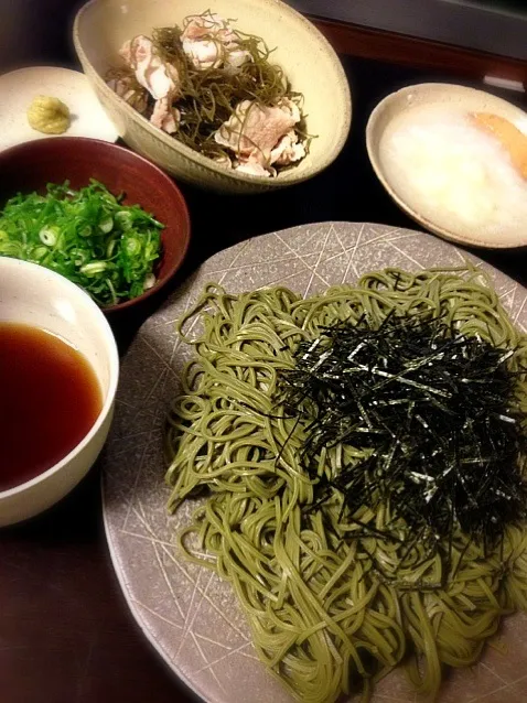 リクエストにより茶蕎麦 茹でアグー豚と茹で糸昆布を添えて|ユーリーさん