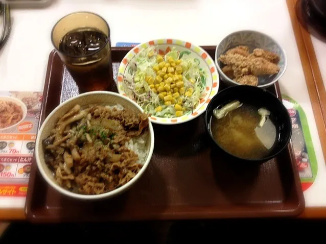 Gyudon, Chicken, Salad, Miso, Tea|assshさん