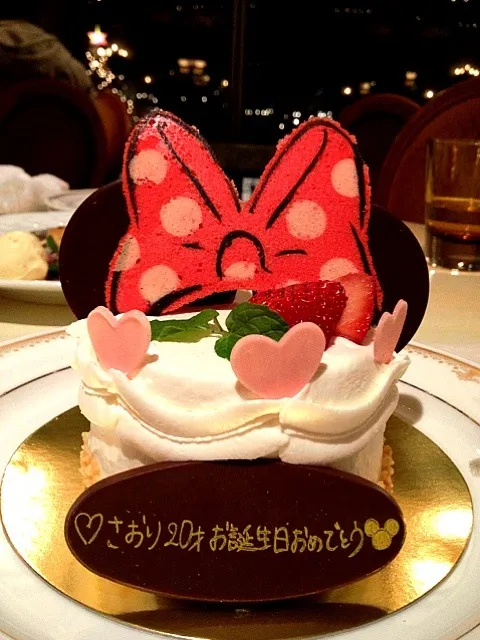 13日に食べた誕生日ケーキ(^○^) inディズニーシー ホテルミラコスタ|maikaさん