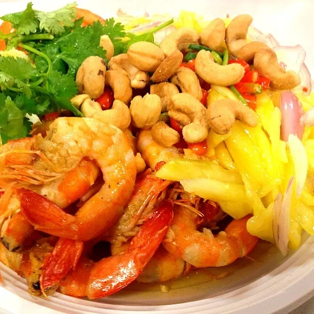 Prawns Salad  Mango|sompinglingjaさん